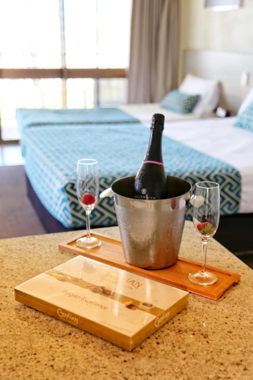 Sarina Beach Motel Grasstree Beach Екстер'єр фото