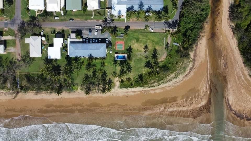 Sarina Beach Motel Grasstree Beach Екстер'єр фото