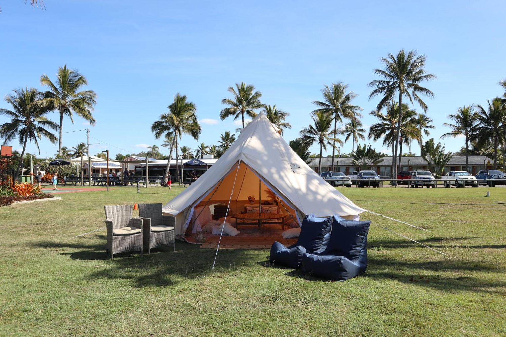Sarina Beach Motel Grasstree Beach Екстер'єр фото