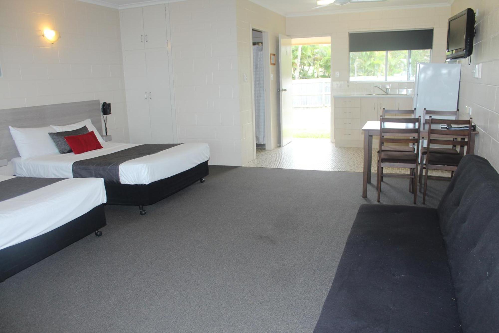 Sarina Beach Motel Grasstree Beach Номер фото