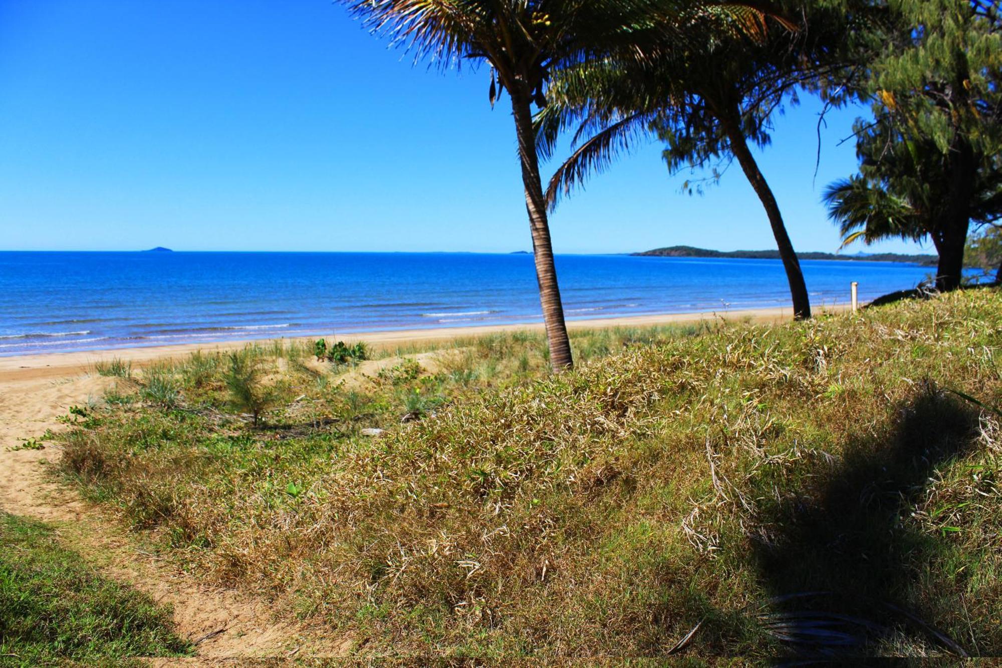Sarina Beach Motel Grasstree Beach Екстер'єр фото