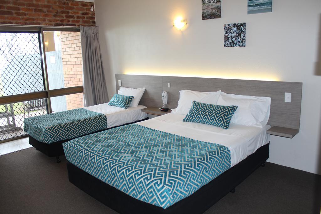 Sarina Beach Motel Grasstree Beach Екстер'єр фото