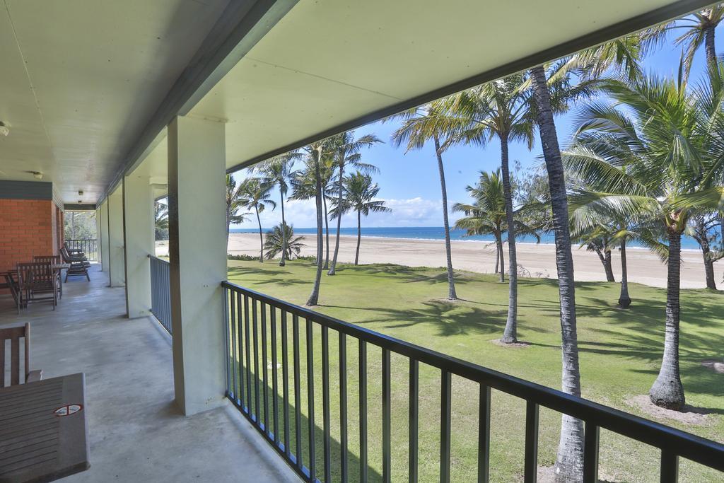 Sarina Beach Motel Grasstree Beach Екстер'єр фото