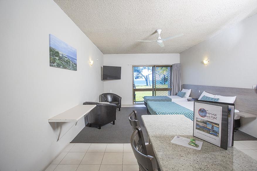 Sarina Beach Motel Grasstree Beach Екстер'єр фото